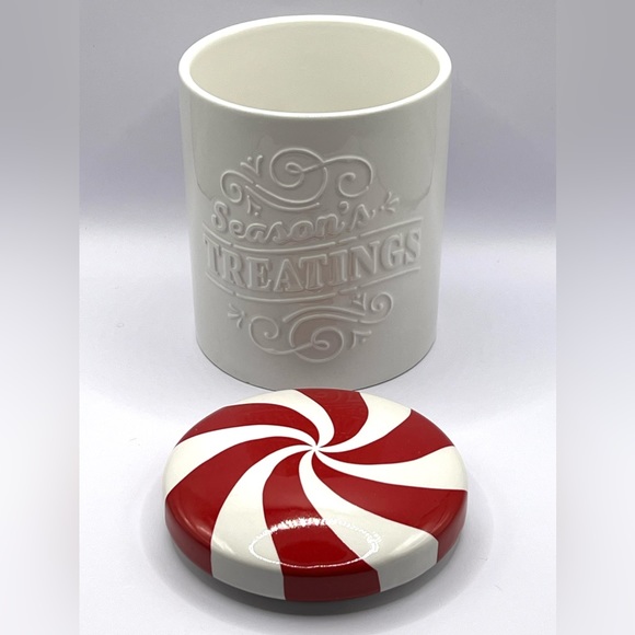 Hallmark Season's Treatings Holidays Ceramic White Jar Peppermint Candy Lid - Picture 4 of 8